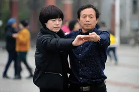 和相处多年的情人分手，还会旧情复燃吗？三位50岁女人说了实话图片