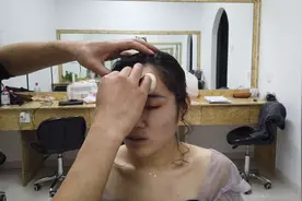 化妆师教你修眉毛小技巧，这样修完的眉毛立体有型