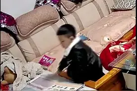 家中起火，4岁萌娃机智自救！图片