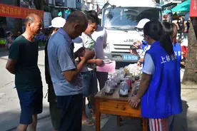 上林白圩：圩日大宣传 禁毒入人心图片