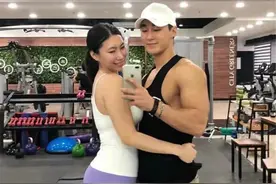 相差17岁的“姐弟恋”修成正果，42岁阿姨产下双胞胎：开挂的人生图片