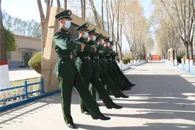 这些军营里的“复制粘贴”瞬间治愈你的强迫症图片