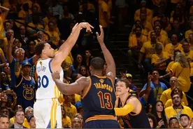 经典回顾：16年库里超远三分绝杀雷霆，当时激动得差点把墙打穿图片