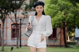 懂时尚的女人超爱穿短裤，时髦百搭美得可不要太骄傲了图片