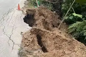 渭南上塬路受阻！东塬新路封了老路塌陷，西塬这里交通中断，过往车辆绕行！图片