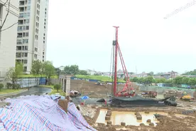 15米长！九江湖口一小区，强降雨致边坡塌方图片