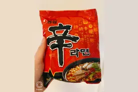 这款上海古早味方便面，只有一包粉料，却在韩国爆火！吃过的举手图片
