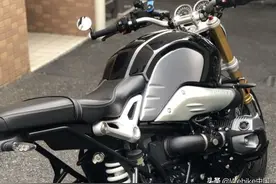 百搭风格的宝马拿铁摩托车，发动机给人的运作感相当平顺近人图片