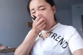 宝妈真有才！小孩的裤子裤脚太紧还不舍得扔掉，修修穿着更舒服！视频封面