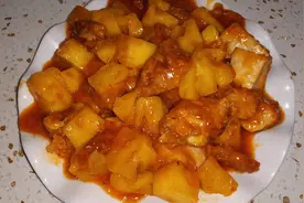 菠萝鸡丨别以为菠萝只能单独吃，和鸡块做成糖醋菠萝鸡，好吃美味