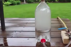 香烟吐出来就不会危害肺部？模拟抽烟过程得到答案，看完你还吸吗视频封面