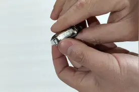 有多少人知道劳力士手表的序列号在这里？视频封面