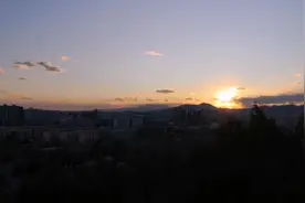 看西山落日，北京居然藏着这么好的观景台，太美了视频封面