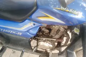 摩托车加不上油门，怠速不稳，还放炮，原来是加了劣质的汽油导致视频封面