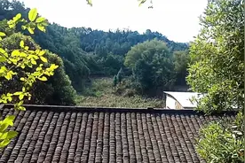 古老房屋不舍得重建，老人当风水宝地视频封面