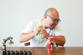 用这个方法，再怎么摇晃汽水，开瓶也不会喷溅