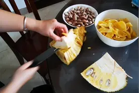 这水果你知道多少呢？果肉、果核都美味。决不能和蜂蜜同食哦视频封面