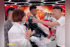 张二嫂直播间，子豪和杨妹官宣明天直播表白，全是情感戏