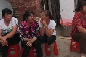 亚洲女飞人韦永丽及队友梁小静一同在韦永丽家乡广西鹿寨县独羊村