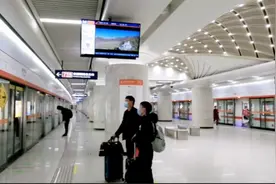 4月5日，武汉地铁7号线徐家棚站转2号线到江汉路步行街，人好少！