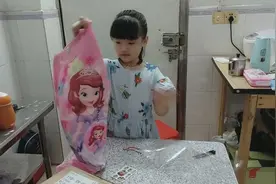 都说便宜没好货，花12块钱在拼多多给女儿买的裙子，拆开被吓到了