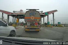 上高速时走的ETC,下高速遇ETC故障，出租小哥告诉你怎么解决。