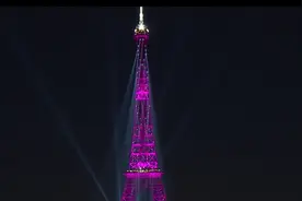 埃菲尔铁塔上演“灯光秀”庆祝落成130周年视频封面