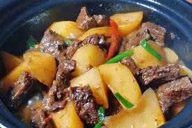 终于知道土豆焖牛肉的正确做法，牛肉软糯，土豆不烂，收藏了