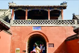 泰山红门景区——登山必经的起点 到玉皇顶10.5公里 需要4-7小时