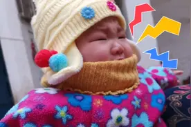 5个多月的宝宝开始认人了，除了妈妈谁抱都哭，以后咋办？视频封面