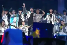 千玺唱完低音部,小凯王源合力飚高音,三只合唱最是动听！