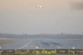 LiveATC：在塔台拍摄的起落架故障，紧急着陆全过程！机长厉害！