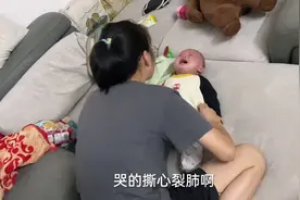闹觉的宝宝，哭的那叫个撕心裂肺啊，怎么哄都不行，只能喂奶视频封面