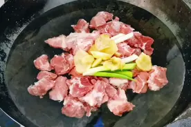 想把牛肉炖好吃，要记住几种不能放的调料，汤鲜肉烂不腥不膻视频封面