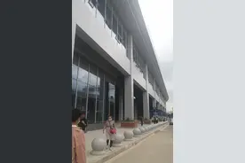 昆明火车站南广场投入使用了，情况怎么样去看看吧！