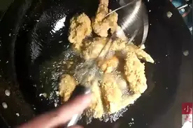肯德基炸鸡翅的做法，没你想象那么难。外脆里嫩，小孩子抢着吃