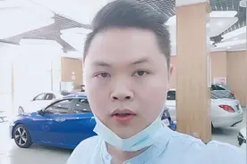 朋友咨询福特翼虎电瓶在哪里 我找了很久才找到 位置太奇葩了