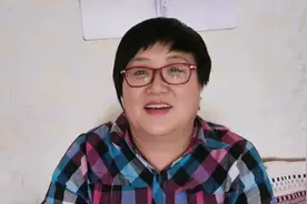 同学聚会应该怎么聚？应该在哪个年龄段聚？听听潘姐怎么说视频封面