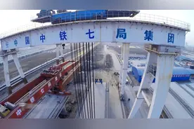 《开路先锋》中国中铁人自己的歌视频封面