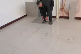 客厅地板砖起鼓了，是什么原因在成的，冬天瓷砖为什么起鼓？