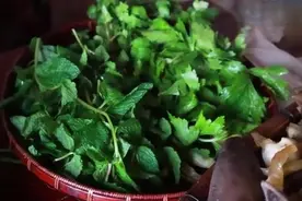 牛头这样炖，白水煮一夜，上桌抢着吃