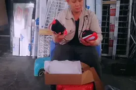 阿文在网上买了一双安踏鞋，119元，不知质量如何，大家看看吧视频封面