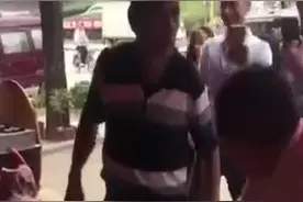 两位阿叔斗拳头硬，犀鸠利！