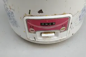 电饭锅煮饭开关按下又弹起来，不用花钱修，在家就能搞定