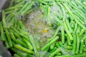 为什么外面买的豆角煮半小时都不烂，自家种的豆角开锅就烂啥原因