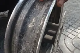 新换的真空胎边跑气是瓦圈或轮胎出现问题？两步彻底解决问题视频封面