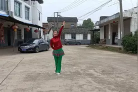 炫舞青春广场舞队《草原情缘》舞姿优美动感