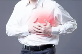 心口胀痛不能忽视，是心脏还是胃的问题？医生教你分辨！