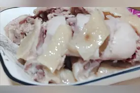 教你一道隔水蒸白切鸡的做法，鸡肉嫩滑口感好，做法超级简单！