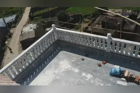 农村自建房，安装楼顶大理石护栏，你觉得好看吗